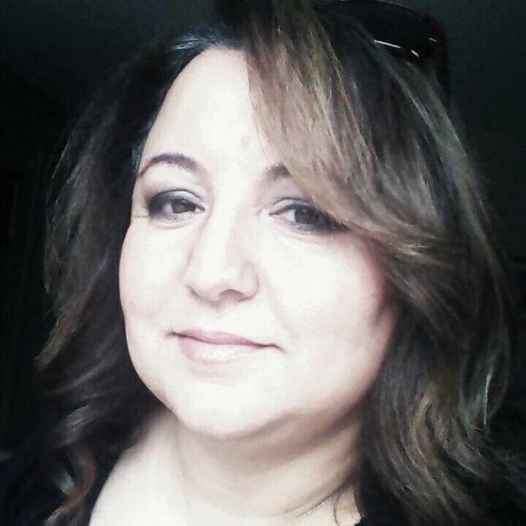 Meet your Posher, Hala - Picture 1 of 1